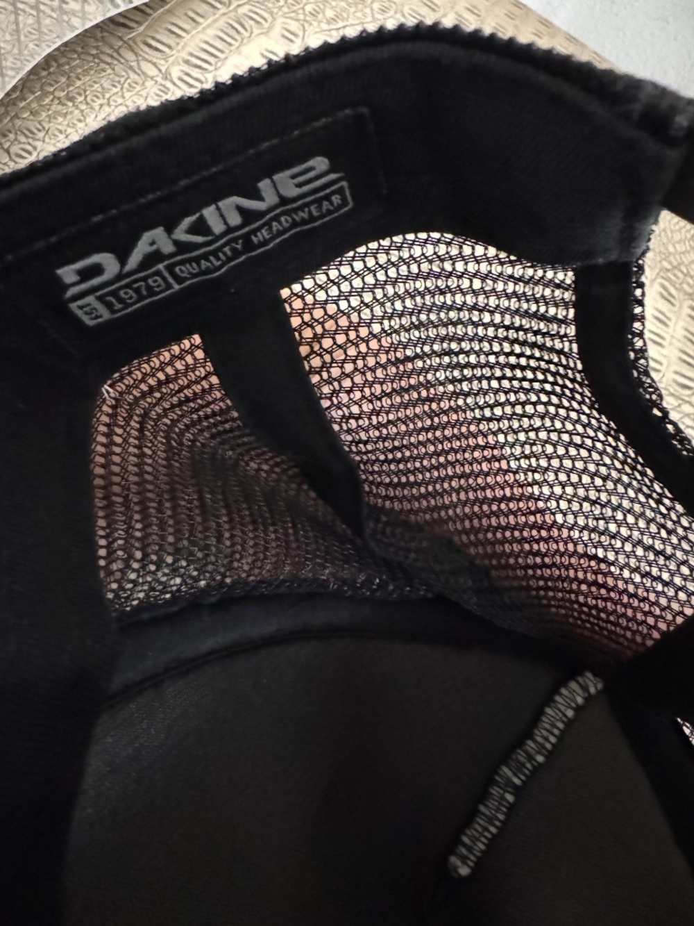Dakine hat - Picture 2 of 4